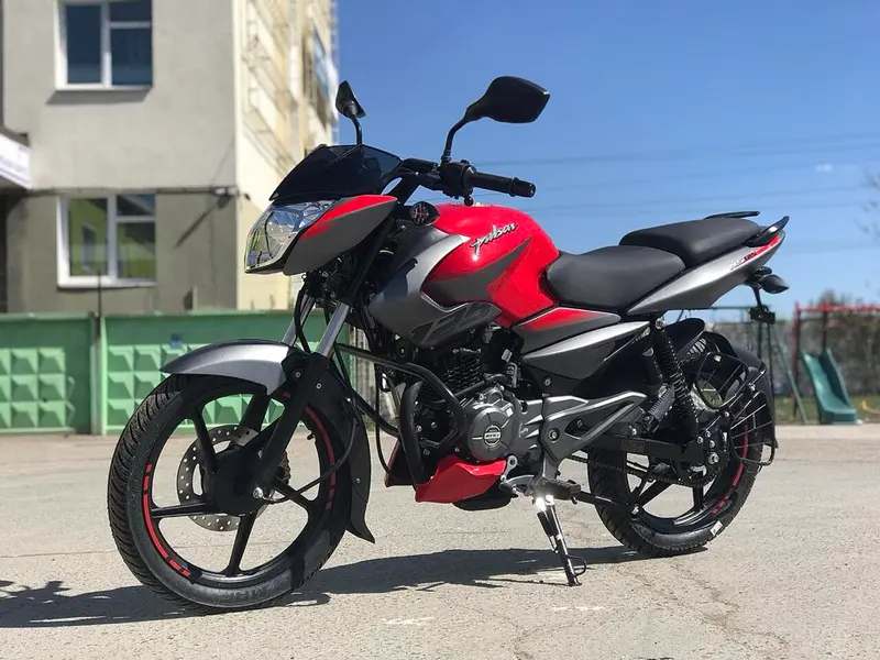 Bajaj Pulsar NS125 photo