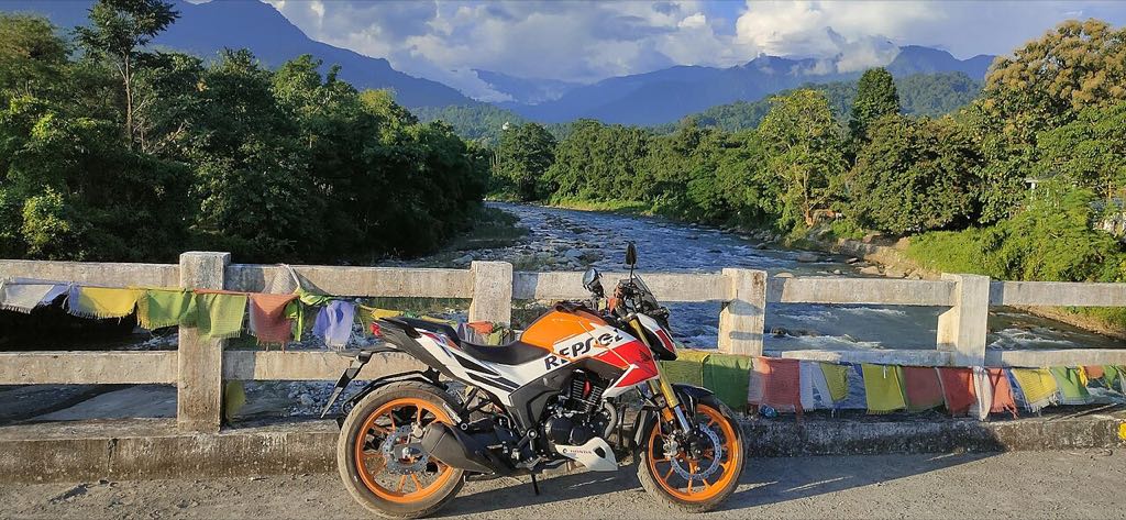 Honda Hornet 2.0 photo