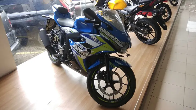 Suzuki GSX-R150 photo